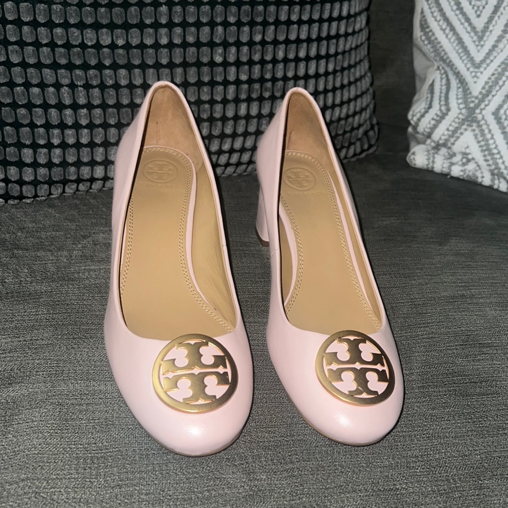 Pink wedges Tory Burch